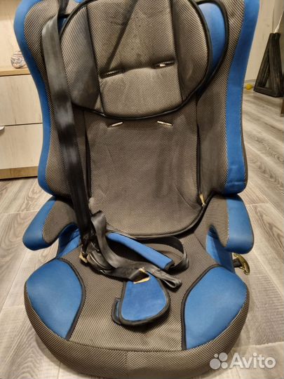 Автомобильное кресло