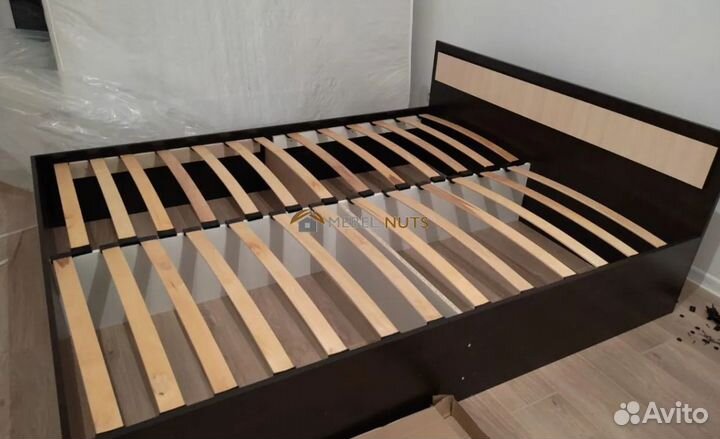 Кровать двуспальная