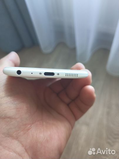 Meizu 16, 6/64 ГБ