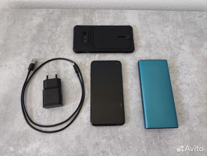 Samsung Galaxy S10e, 6/128 ГБ