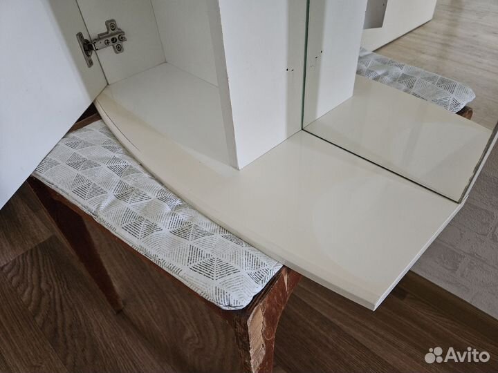 Шкаф зеркальный