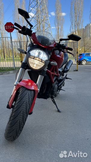 Ducati Monster 696