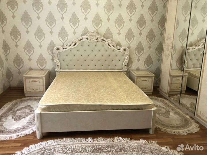 Спальный гарнитур
