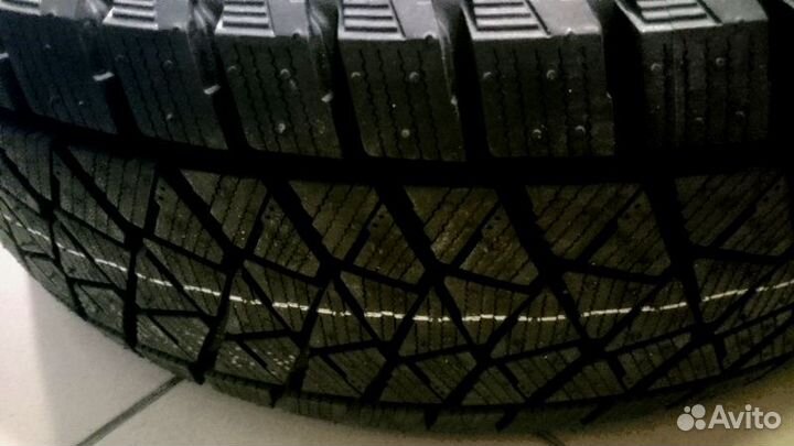 Bridgestone Blizzak DM-V2 225/55 R17 97T