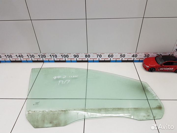 Стекло двери переднее правое (Ford Focus)