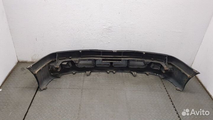 Бампер передний Toyota Avensis 1