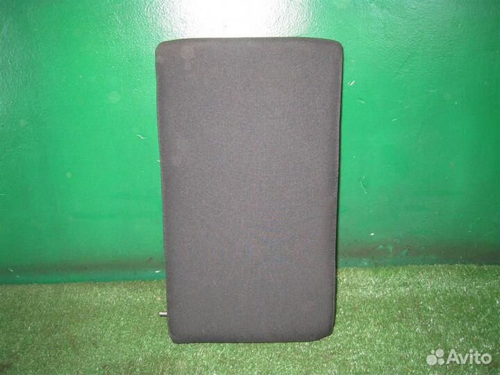 Подлокотник Toyota Auris E18 2015