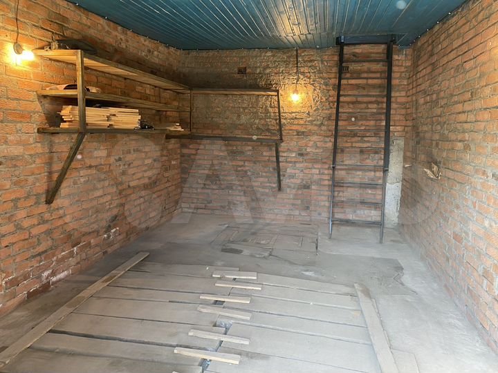 Гараж, > 30 м²