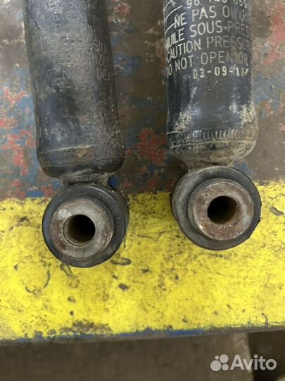 Амортизаторыи пружины в копмлекте peugeot 301