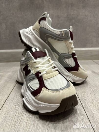 Кроссовки женские new balance