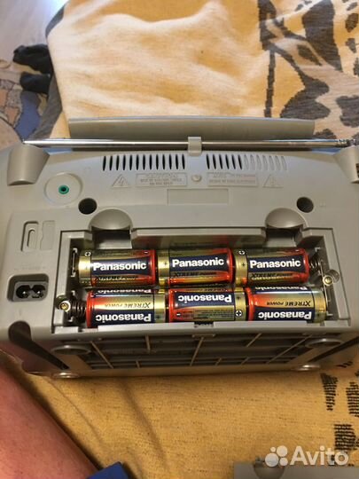 Продаю магнитолу philips AZ 1220\14