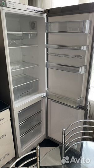 Холодильник Siemens