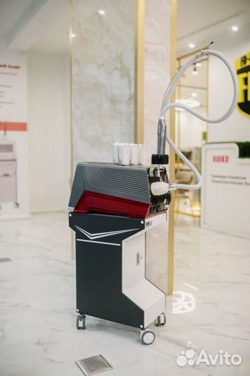 Многофункциональный косметологический комбайн