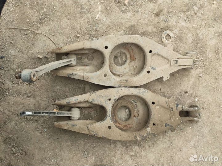 Задний нижний рычаг Мерседес w124