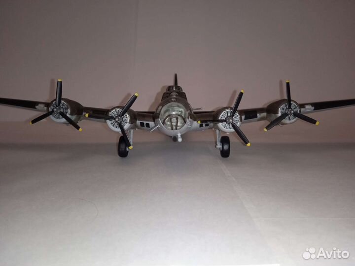 Revell 1/72 Boeing B-17