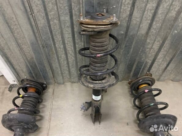 Стойка в сборе Toyota RAV-4 XA50 рав 2023г