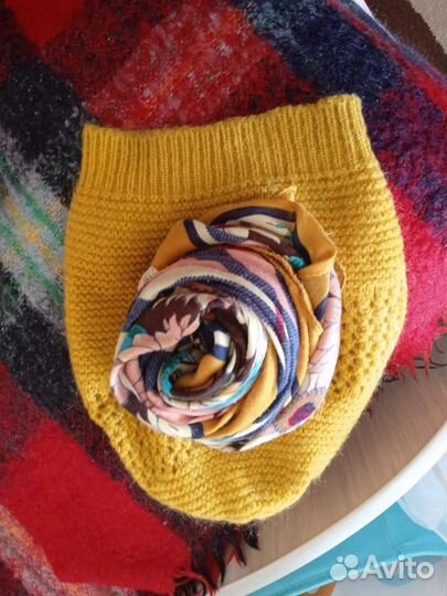 Женский платок и шапка Бенеттон