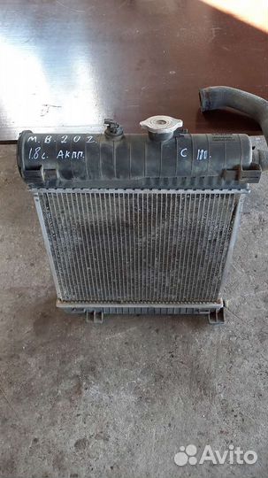 Радиатор охлаждения Мерседес. 202, в 210