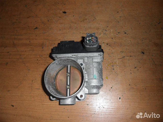 Дроссельная заслонка Nissan Almera N16 VQ35