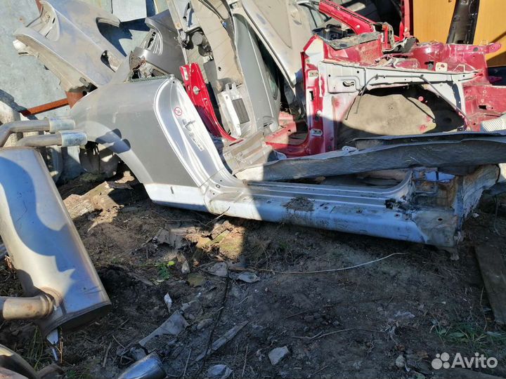 Заднее правое крыло Ауди тт с порогом