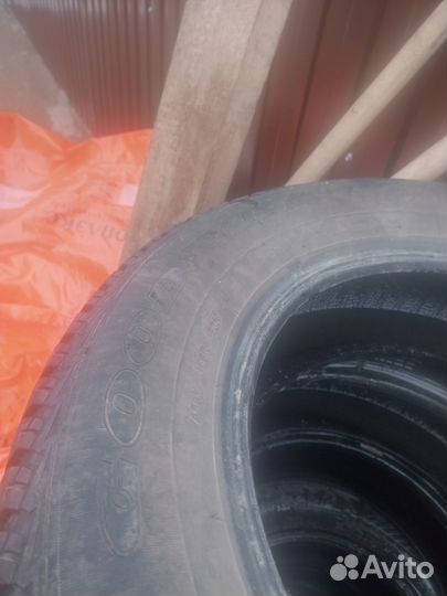 Goodyear UltraGrip 215/65 R16 38M