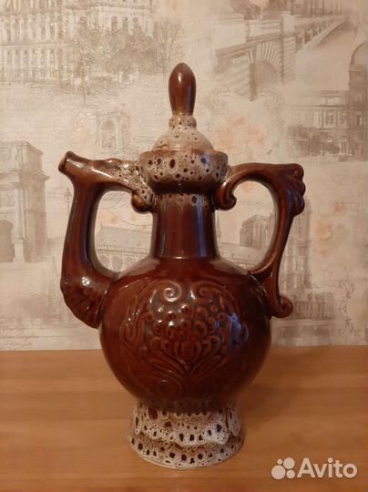 Глиняный кувшин