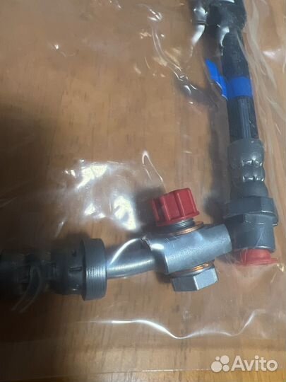 Задний правый тормозной шланг LR058026