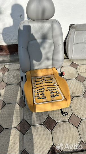 Передние пассажирское сиденье