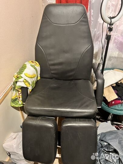 Педикюрное кресло и стол