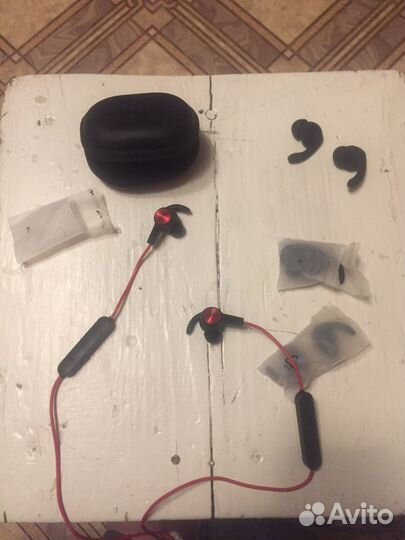 Наушники продаю huawel