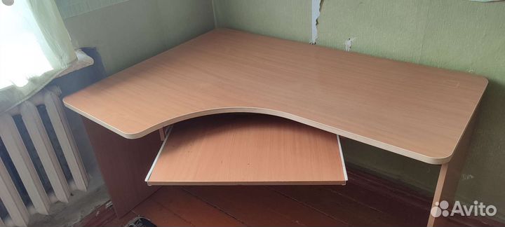 Компьютерный стол угловой