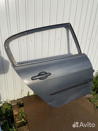 Дверь задняя правая Renault Megane седан K4M 2006