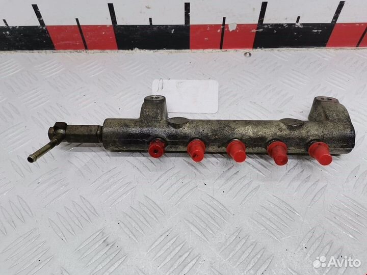 Топливная рампа Nissan X-Trail T30 2003