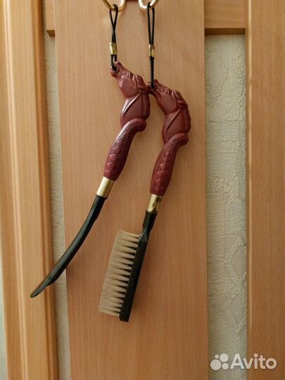 Ложка для обуви СССР и щётка для одежды'Кони