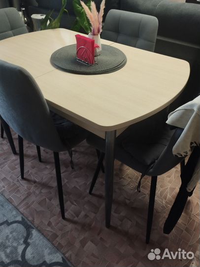 Кухонный стол