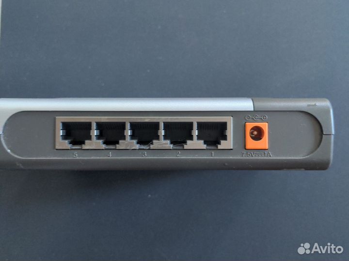 Коммутатор d-link des-1005d