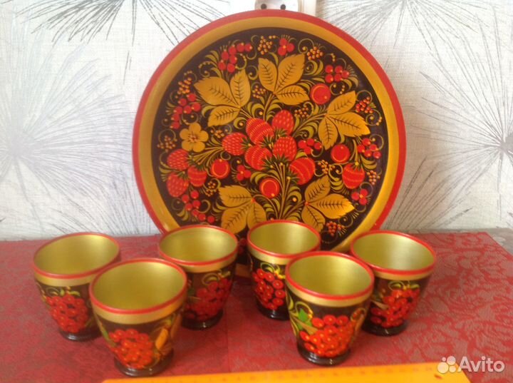 Хохлома. Деревянные супница, ложки, салатники