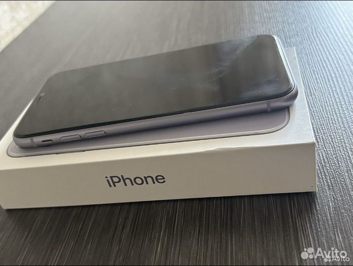 Телефон iPhone 11