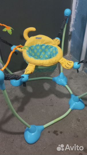 Игровой центр прыгунки качели