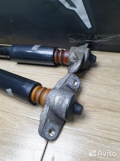 Амортизатор задний Kia Stinger