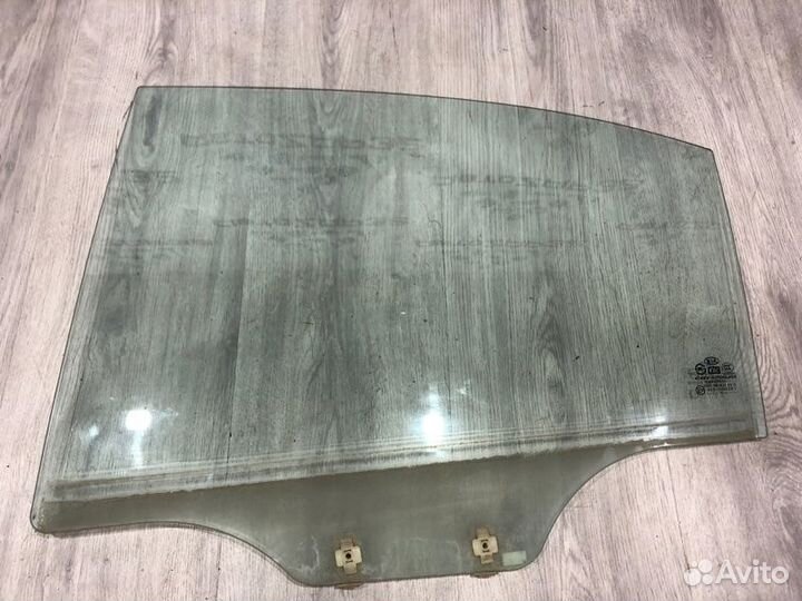 Стекло двери заднее левое Kia Rio G4EE 2005 2006