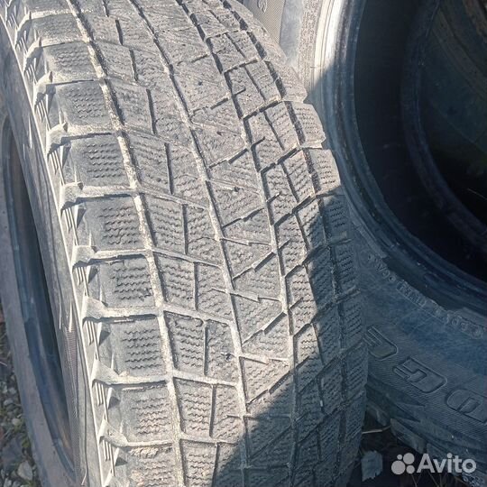 Bridgestone Blizzak DM-V1 265/70 R16 30H