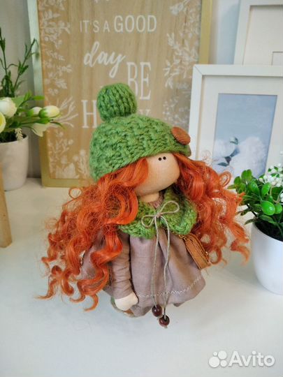 Кукла с рыжими волосами