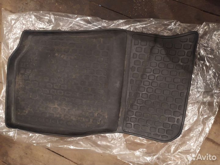 Автомобильные коврики резиновые