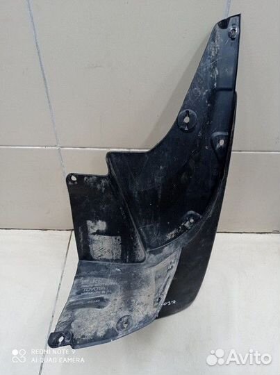 Брызговик задний правый Toyota Land Cruiser Prado