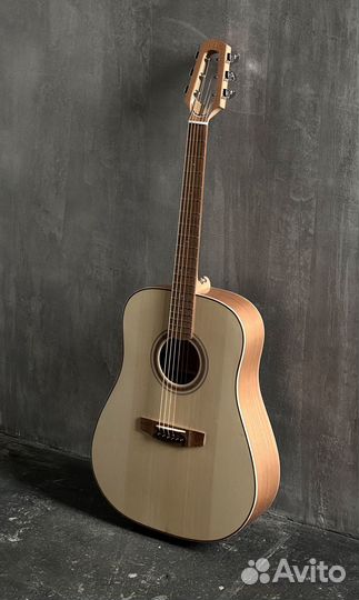 Акустическая гитара мастерской I&S