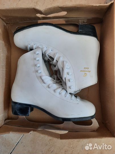 Коньки фигурные женские белые