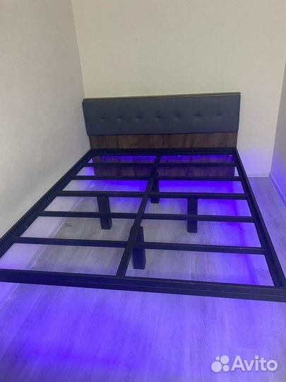 Дизайнерская кровать в стиле лофт