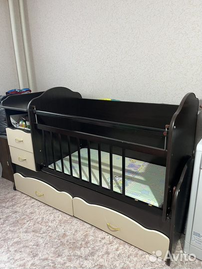 Кровать с маятником