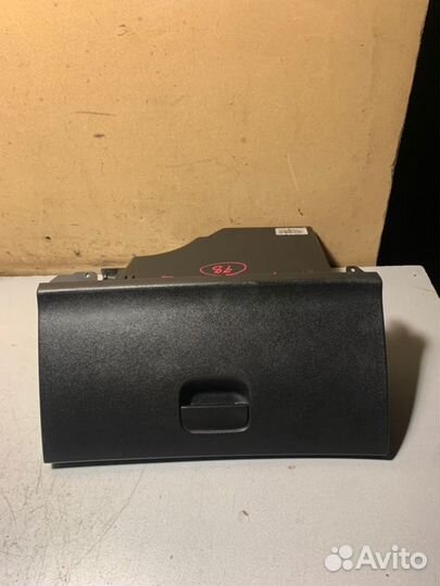 Бардачок Peugeot 308 EP6